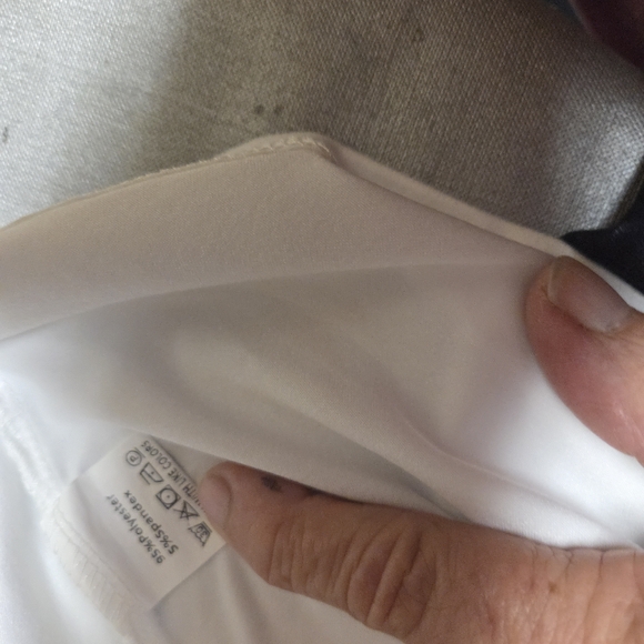 Black And White Long Sleeve Top with Zipper - Picture 6 of 7